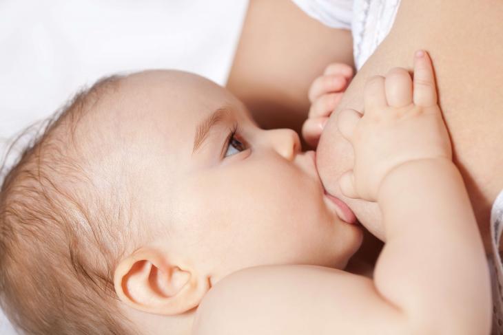 APLV et allaitement bébé au sein